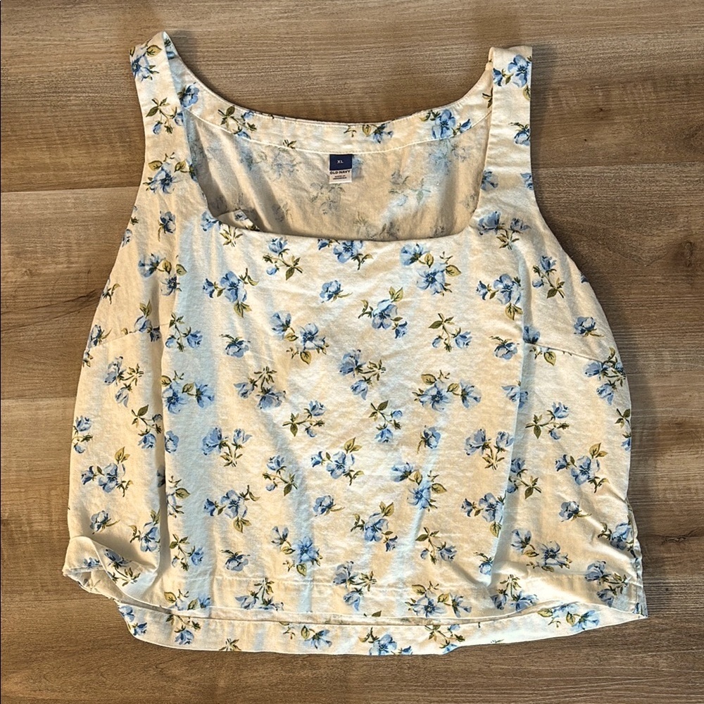 ✨Old Navy White and Blue Sleeveless Crop Tank Top
